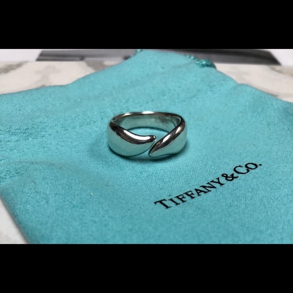 Tiffany & Co. Jewelry - ❤️TIFFANY ELSA PERETTI RING❤️